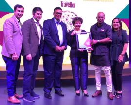 Best-Domestic-Airline-2017-at-RTA-by-Conde-Nast