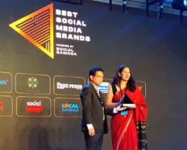 Ms.-Priyaah-Sundaraam-receives-the-Sammie-award-on-behalf-of-IndiGo