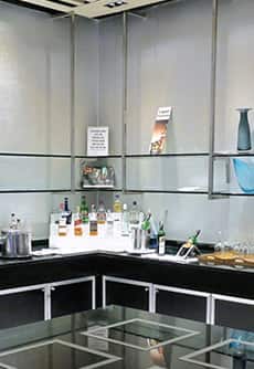 Shower & Massage Lounge