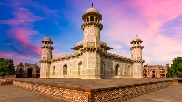 Itmad-ud-Daulah's Tomb 